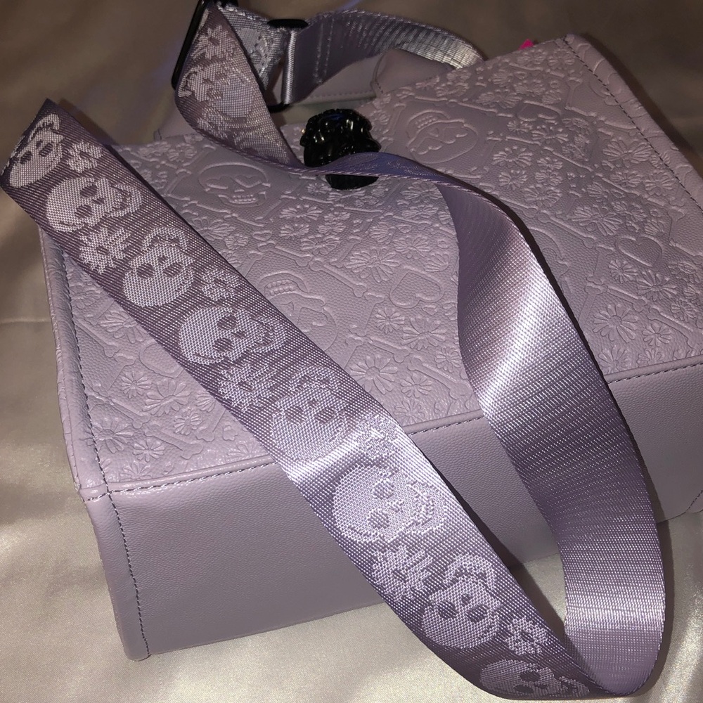 Betsey Johnson XOOLIVE Lilac Embossed Skull Satchel Crossbody Bag Purse NWT - Picture 5 of 15